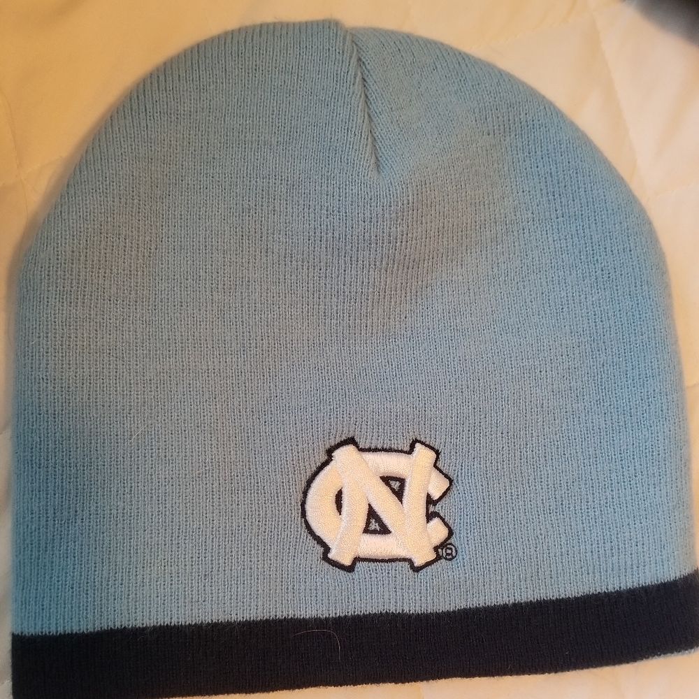 Youth OS North Carolina Tarheels beanie hat